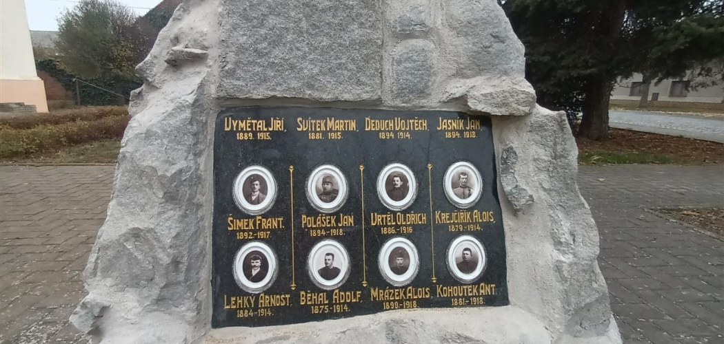Pomník obětem první světové války v Oplocanech