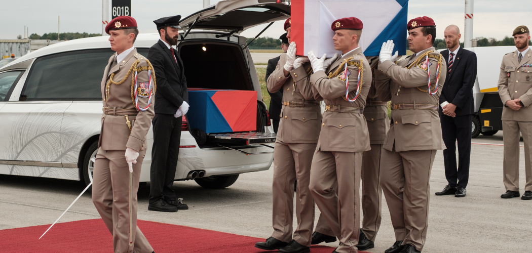 Do České republiky se vrátily ostatky devíti hrdinů druhé světové války