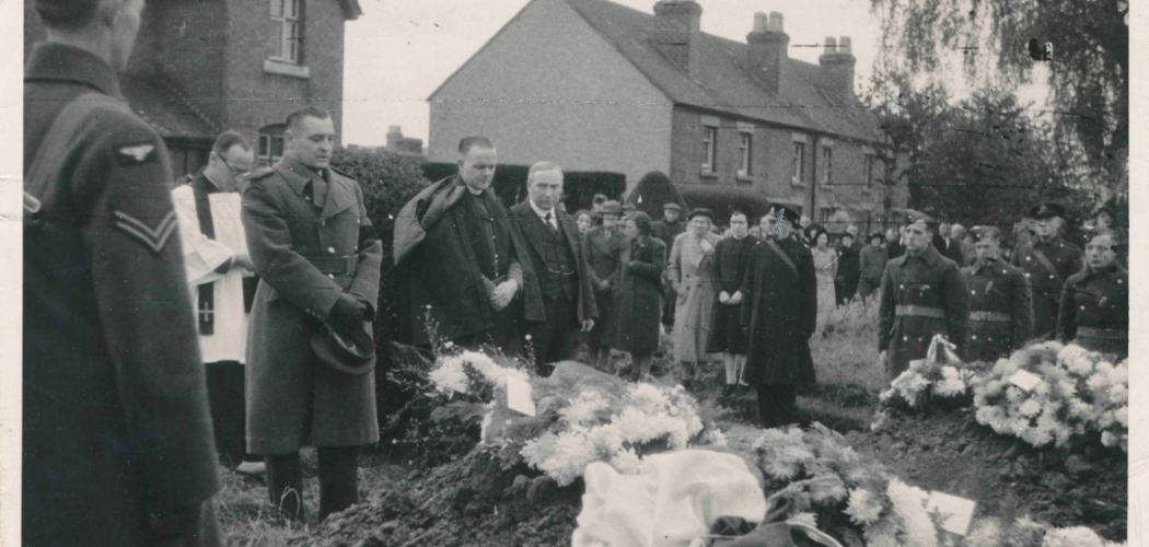 85. výročí úmrtí Josefa Kloboučníka a Josefa Klváčka, příslušníků 68. noční stíhací perutě RAF 